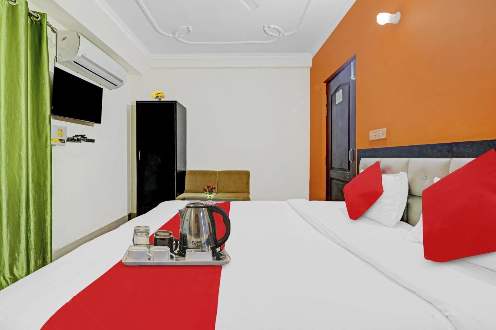 Hotel O J.D Palace Chinhat Kültér fotó