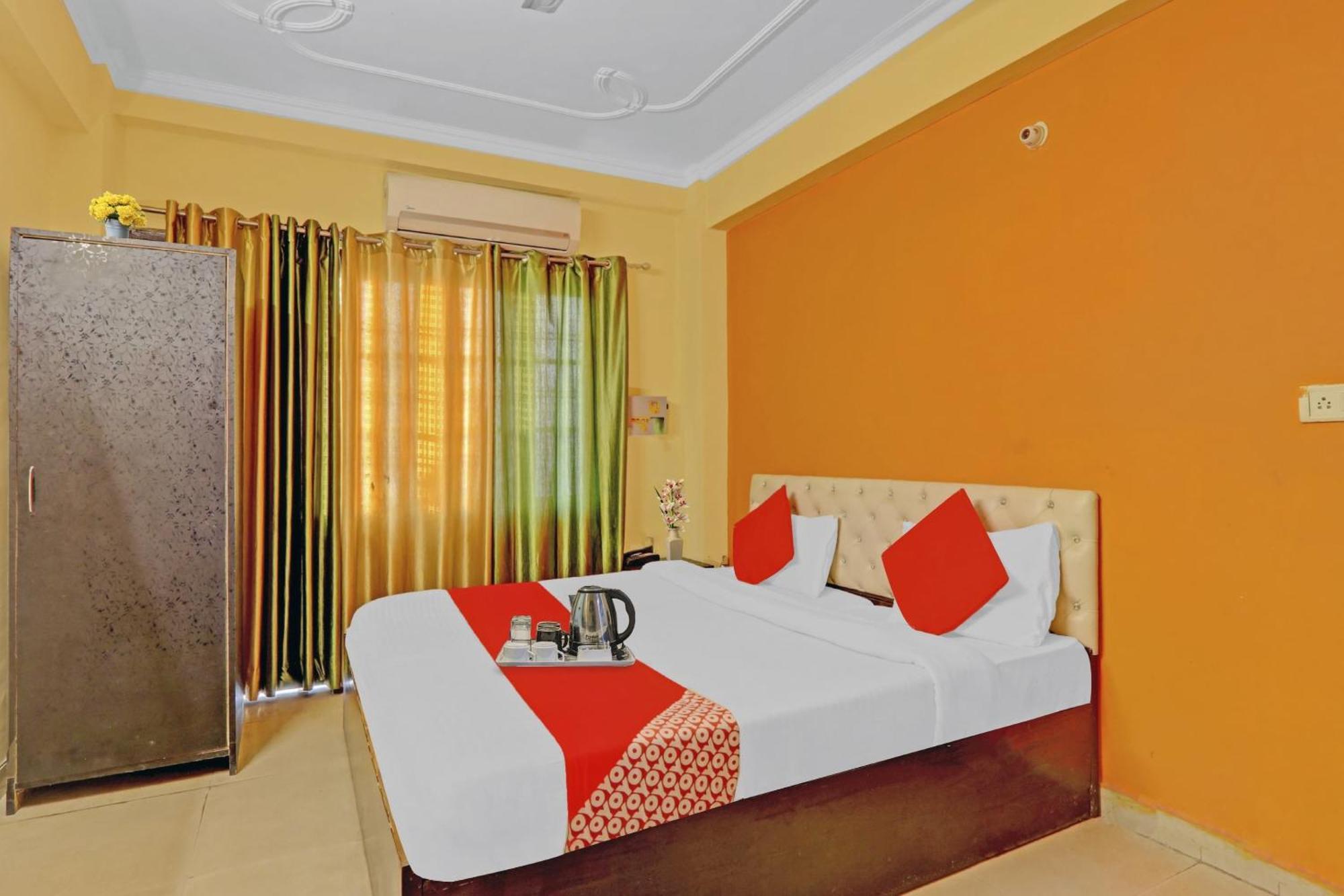 Hotel O J.D Palace Chinhat Kültér fotó